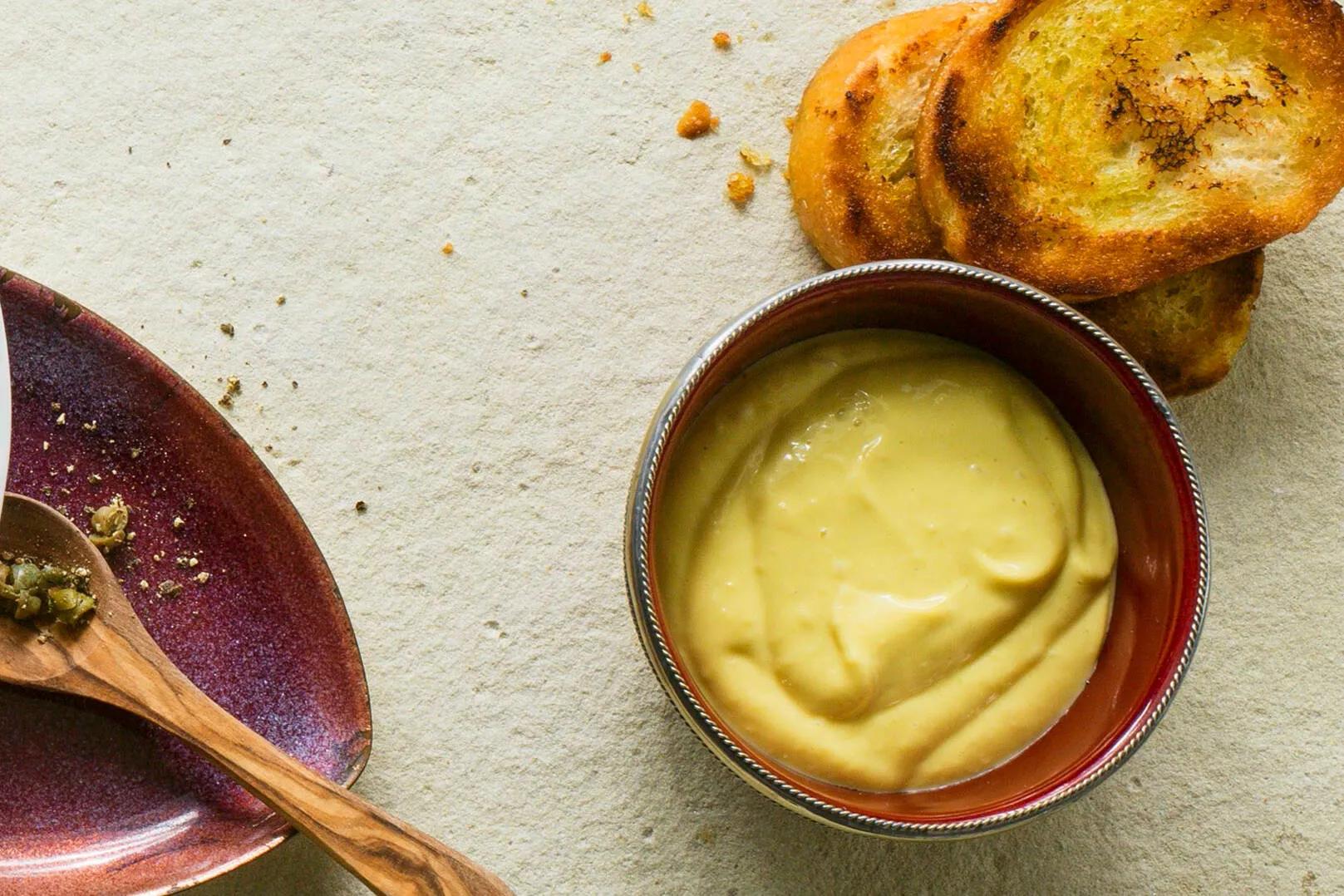 Aioli mit hochwertigem Olivenöl Rezept | Küchengötter