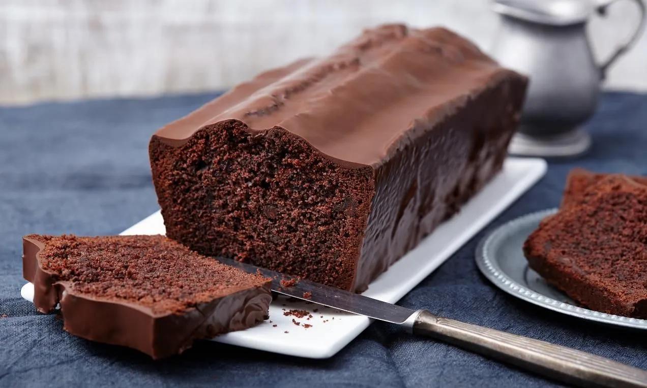Saftiger Schokoladenkuchen (30 x 11 cm) | Rezept | Schokoladen kuchen ...