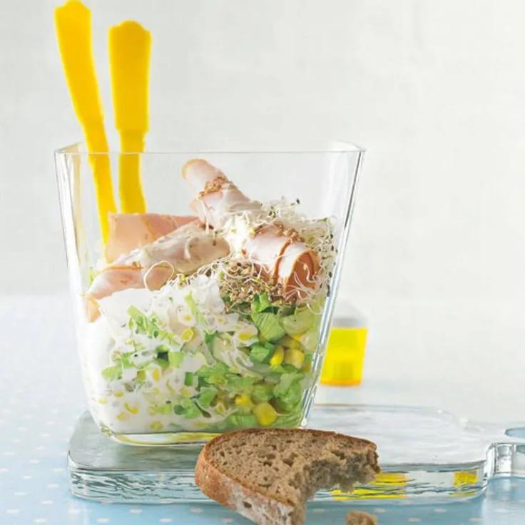 Eisberg-Mais-Salat mit Putenbrust | Rezept | Schnelle salate, Salat mit ...