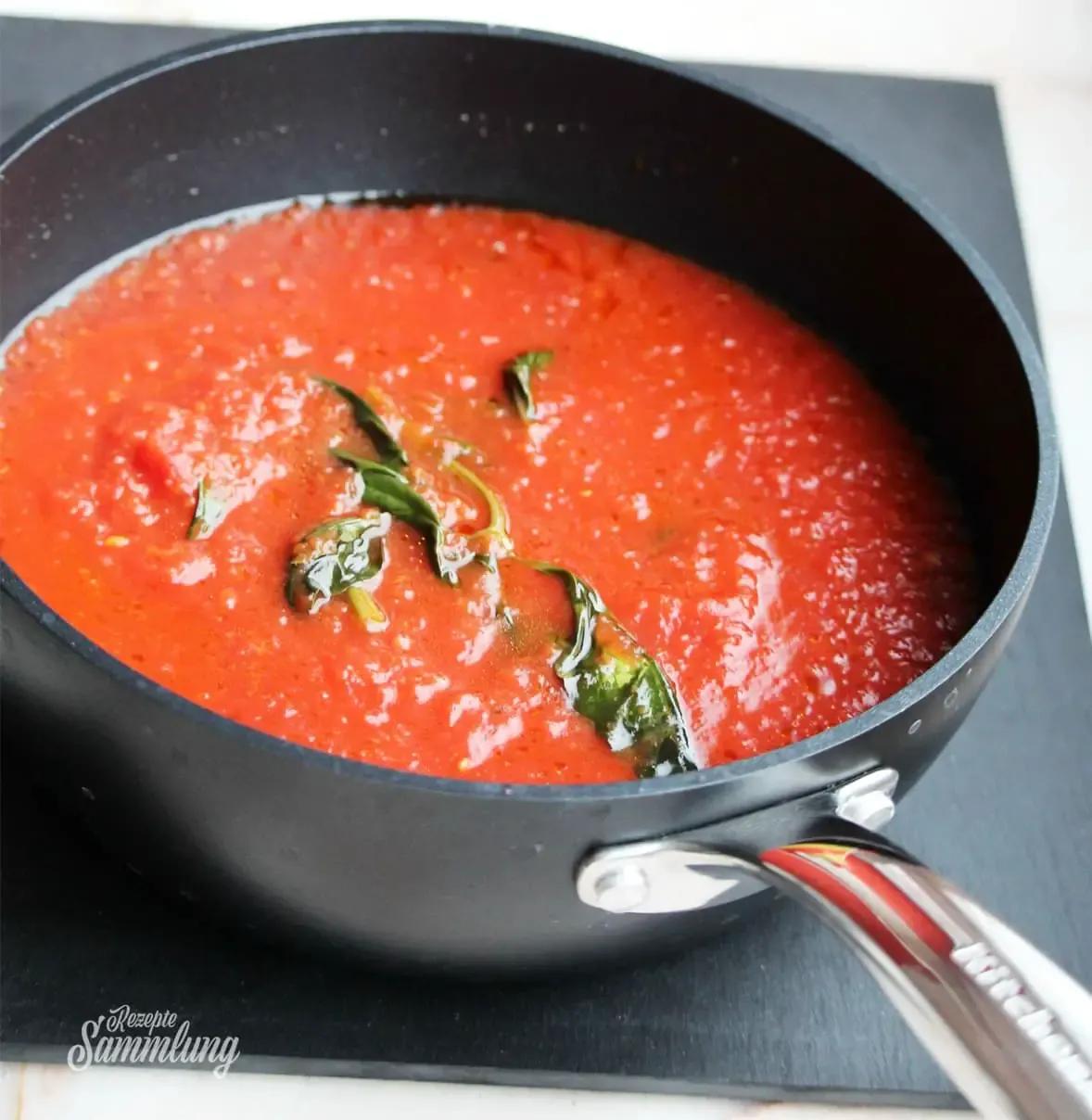 Italienische Tomatensoße (Sugo di pomodoro) - Rezepte Sammlung