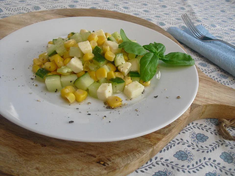 Gurkensalat mit Mais und Mozzarella| Chefkoch