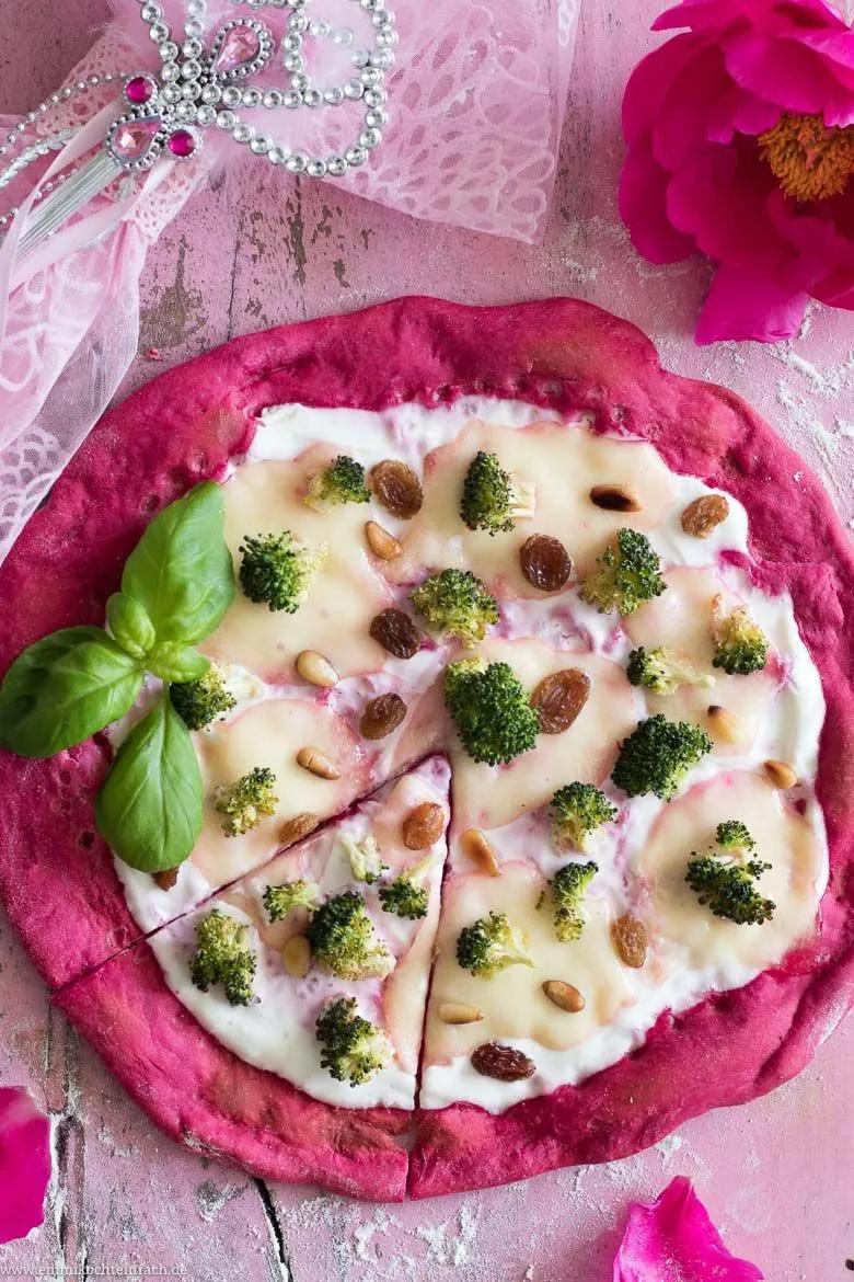 Pizza Principessa - Pinke Pizza mit Bio Rote Beete Saft ...
