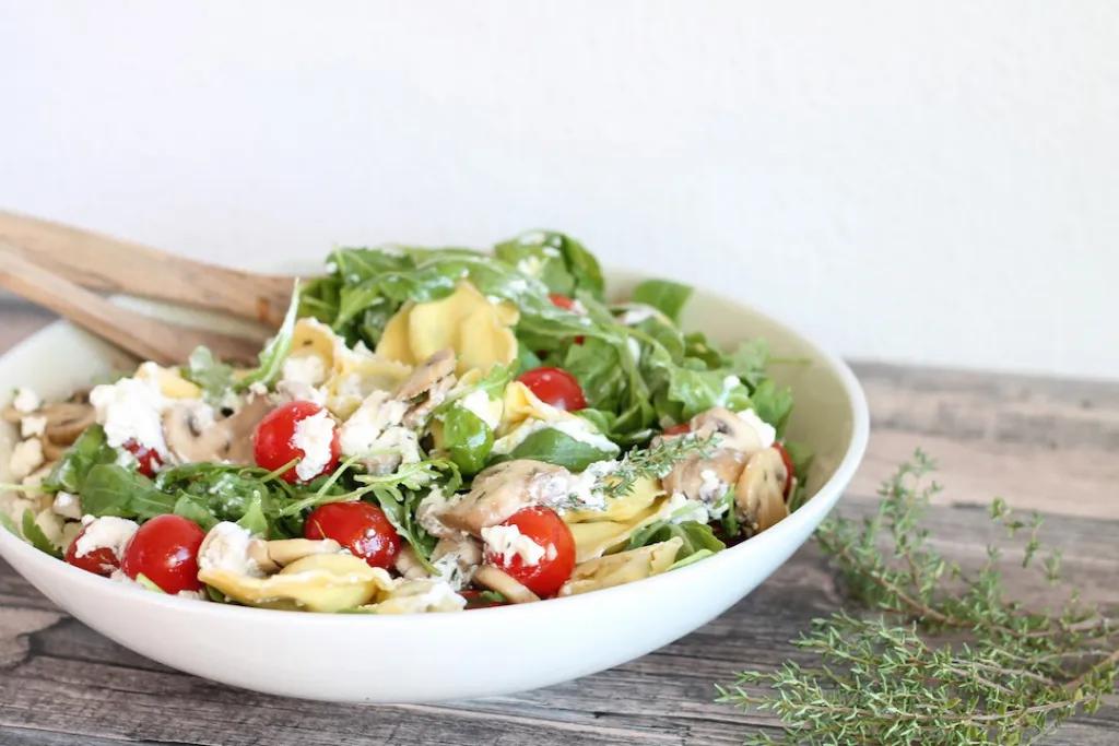 Warmer Tortellini-Salat mit Ricotta
