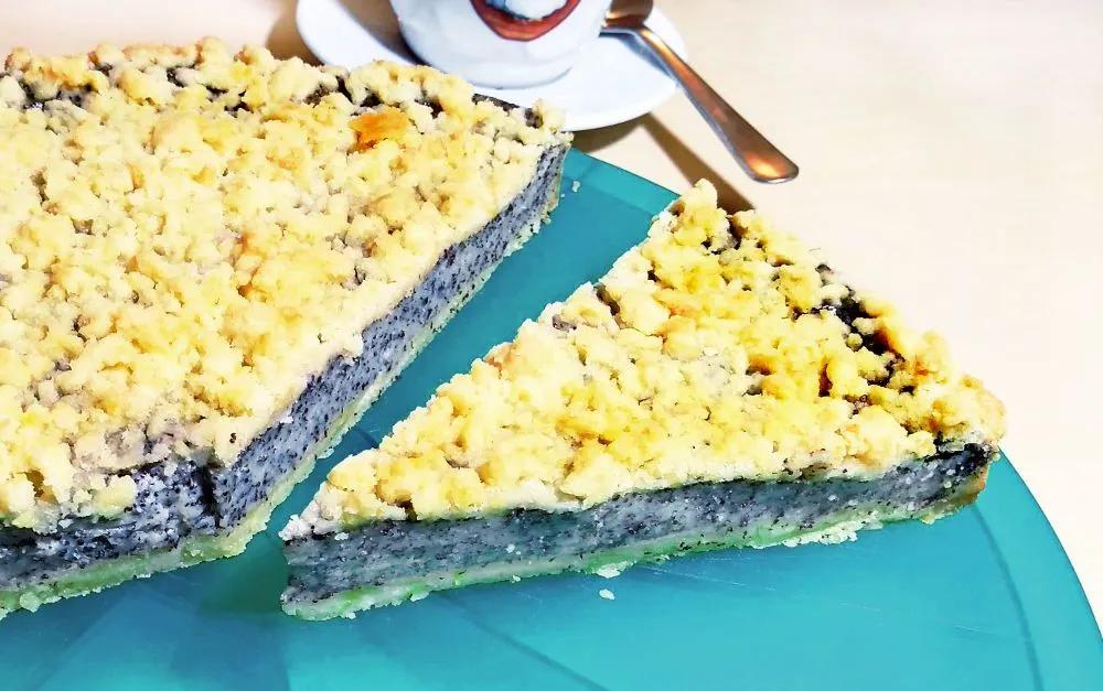 Unser schnelles Rezept für Mohnkuchen mit Pudding und Streuseln ist ein ...