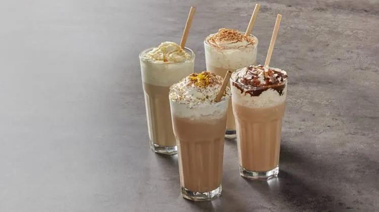 Eiskaffee Protein Shakes auf 4 Arten - MYPROTEIN™