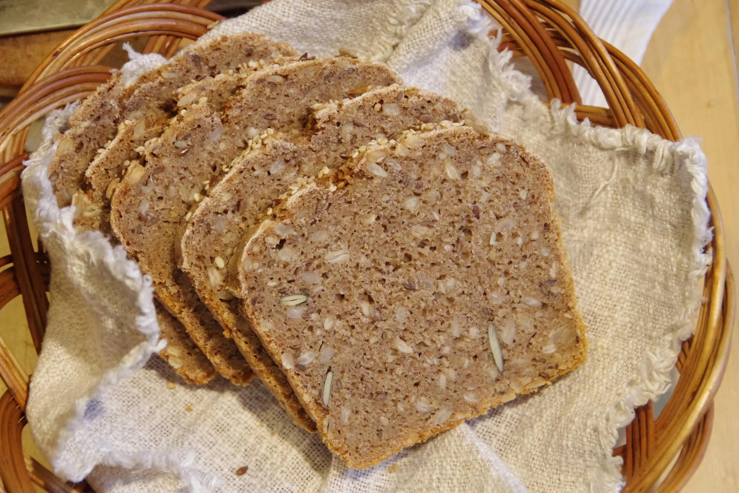 Roggenvollkornbrot mit Saaten (reines Sauerteigbrot) - Bäckerei Zuckerfrei