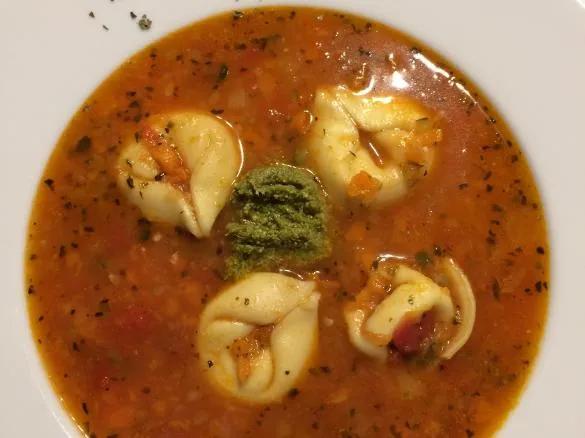 Tortellini- Suppe mit Gemüse von Melli V. Ein Thermomix ® Rezept aus ...