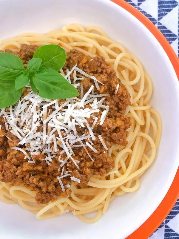 Pasta Bolognese Sauce - Mama Loves to Cook