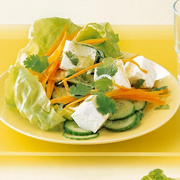 Schichtkäse-Gurken-Salat mit Wasabi Rezept | Küchengötter