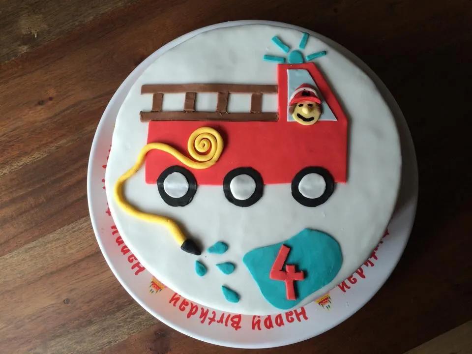 Feuerwehr Torte | Feuerwehr torte, Feuerwehr kuchen deko, Kinder ...
