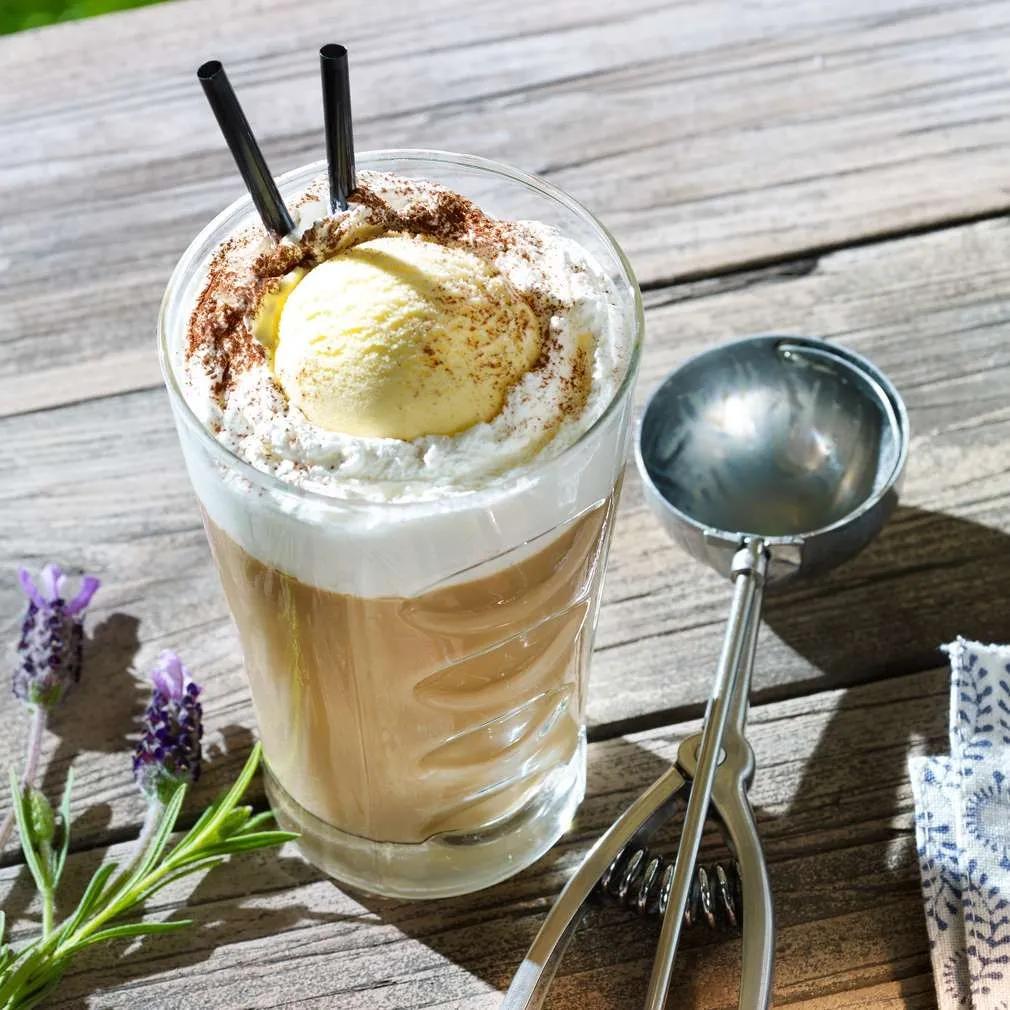 Schokoladiger Eiskaffee | Recipe | Food, Desserts, Kaffee