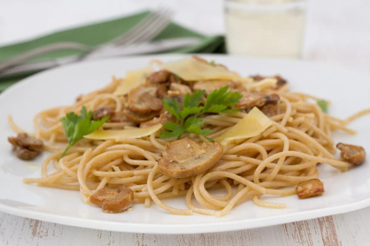 Spaghetti ai funghi: la ricetta per preparare gli spaghetti ai funghi