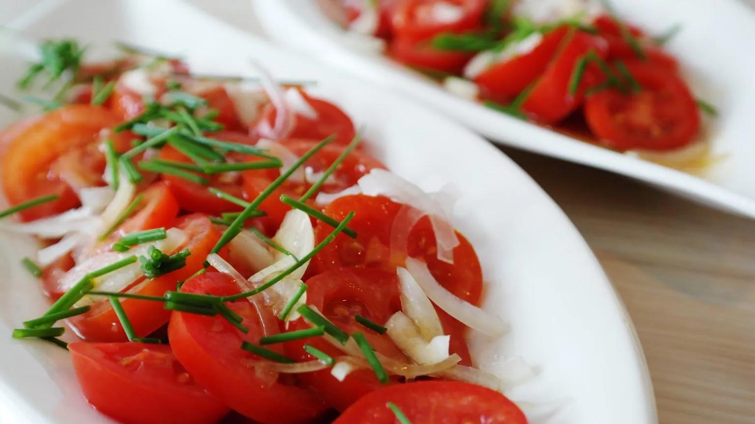 Tomaten-Salat mit Schafskäse - Rezepte24 - Für ein leckeres Essen