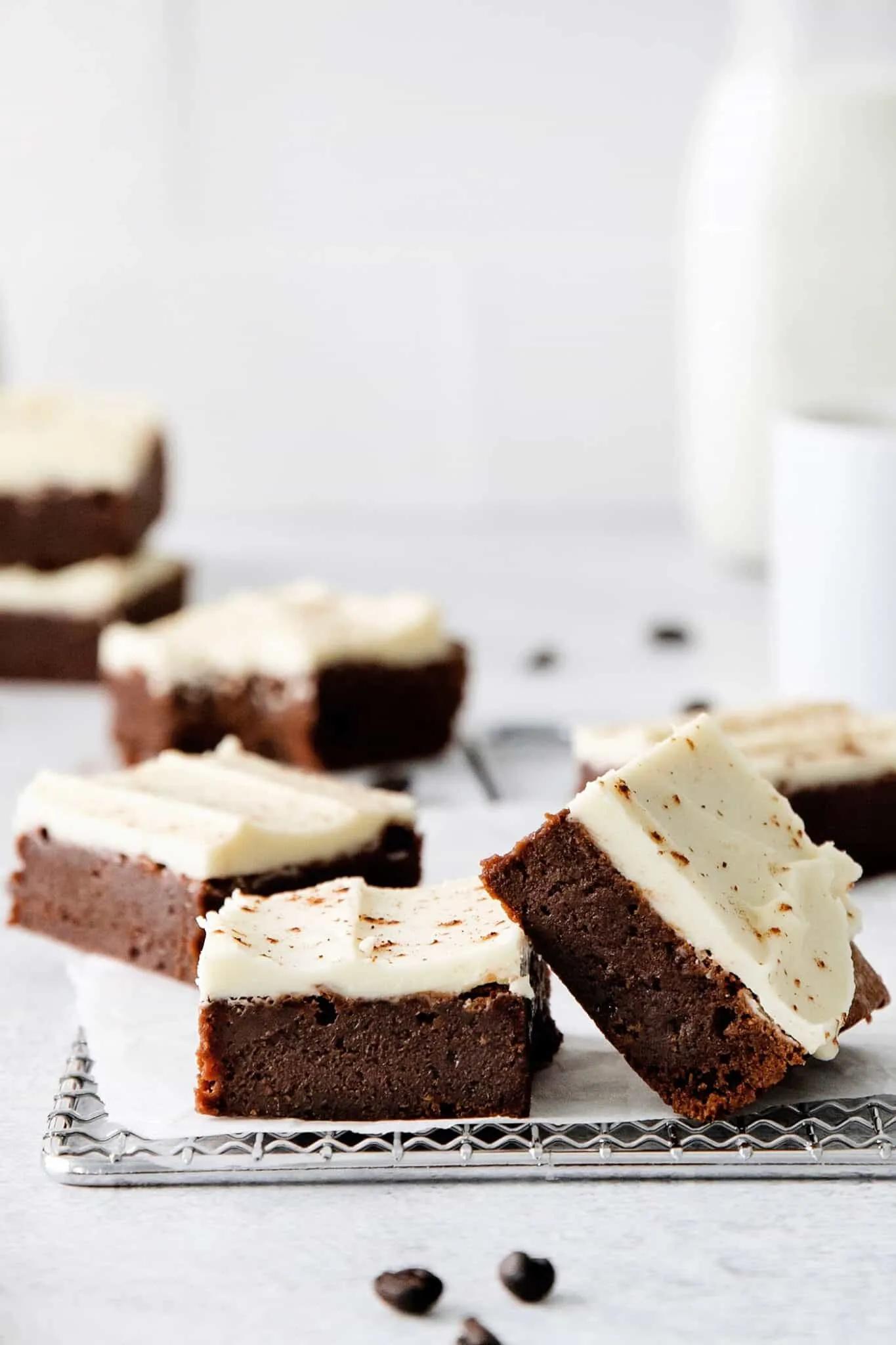 Easy Cappuccino Brownies l A Farmgirl&amp;#39;s Dabbles