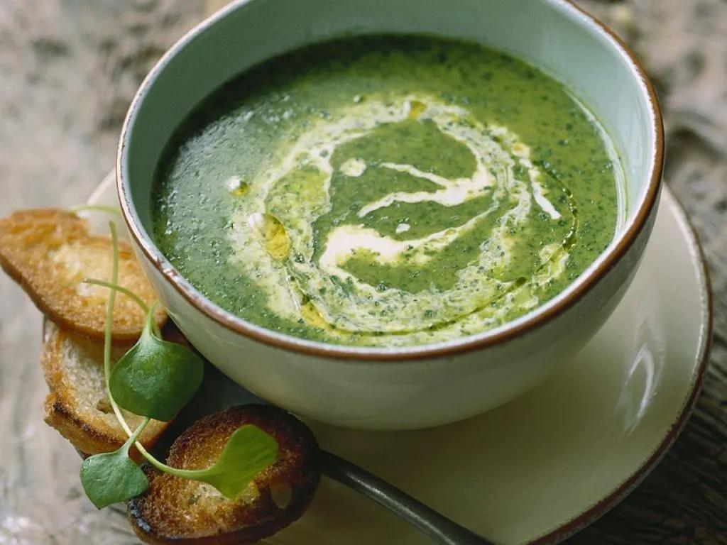 Grüne Suppe mit Kresse Rezept | EAT SMARTER
