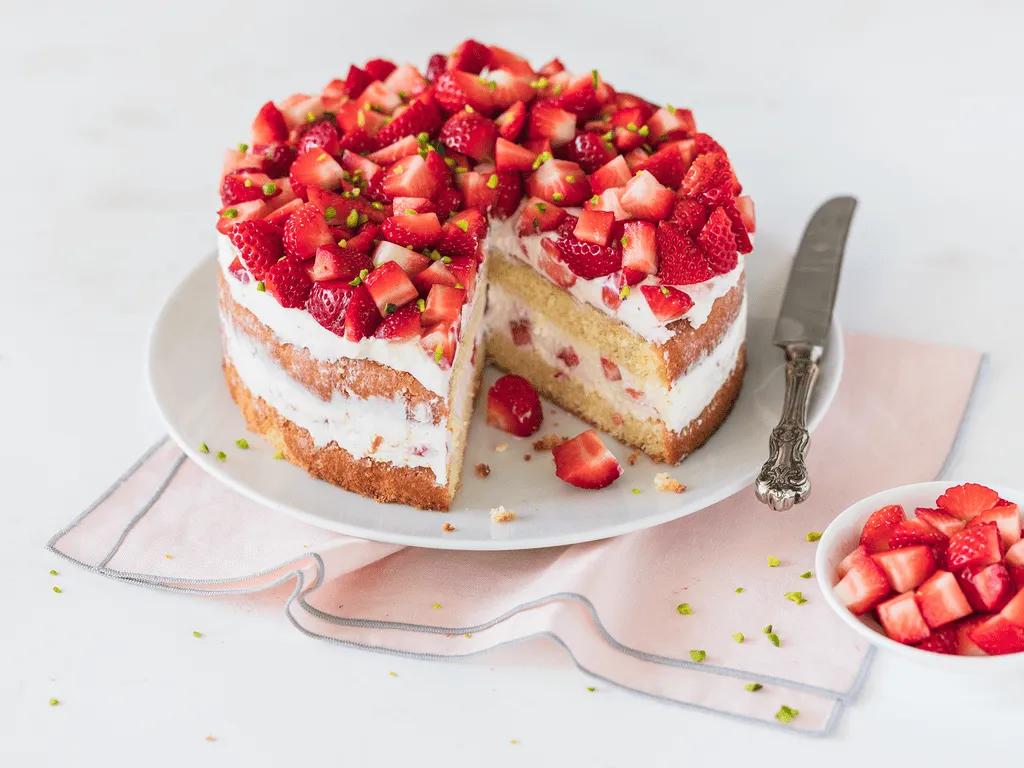 Erdbeer-Sahne-Torte Mit Gelatine / Erdbeer-Sahne-Torte: Kuchen aus ...