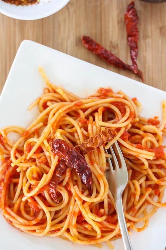 Spaghetti All’Arrabiata – Eat, Live, Run