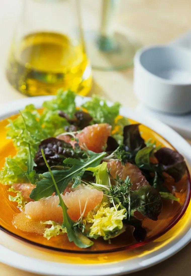 Salat mit Grapefruit Rezept | EAT SMARTER