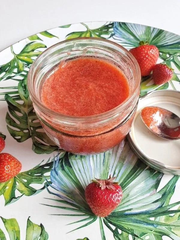 Erdbeersauce - Rezept - SIMPLYLOVELYCHAOS Panna Cotta, Pudding, Ethnic ...