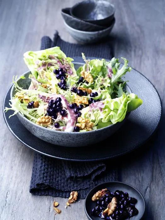 Blaubeer-Walnuss-Salat