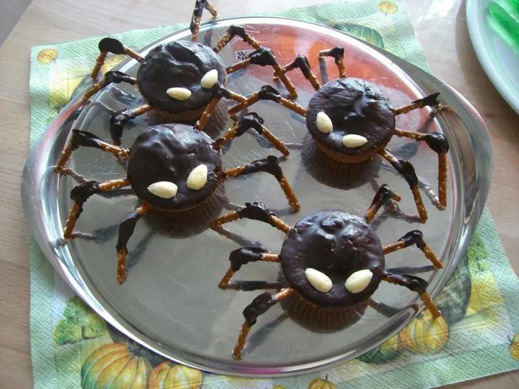 Halloween-Spinnen aus Muffins | Kochmeister Rezept