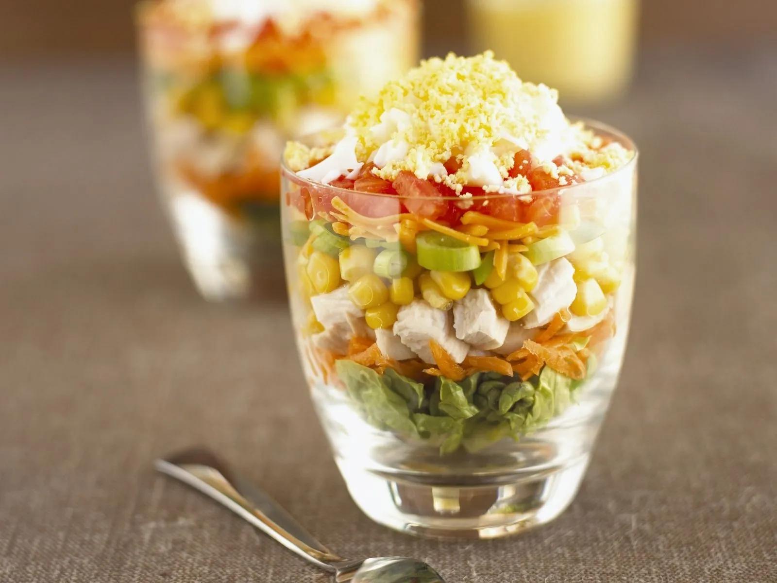 Gemischter Salat nach amerikanischer Art Rezept | EAT SMARTER