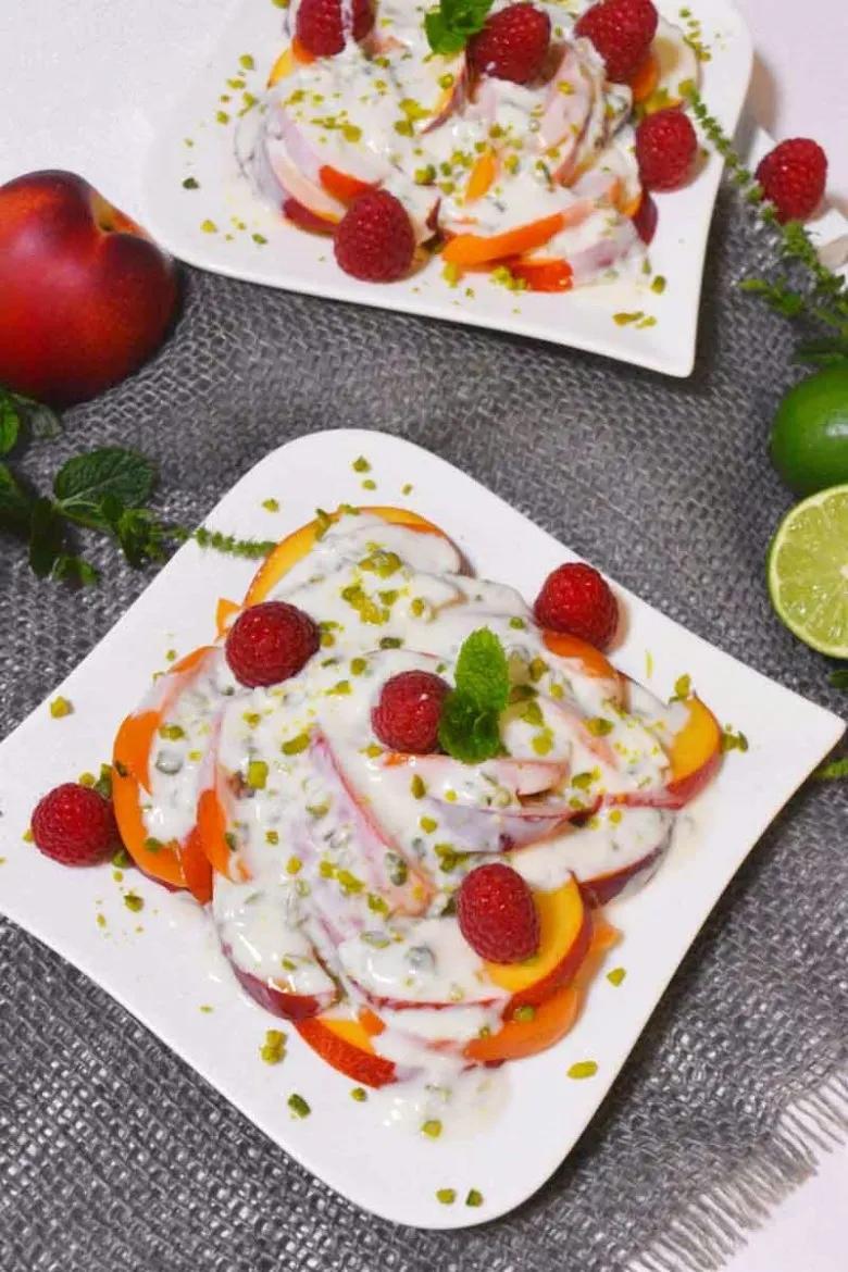 Aprikosen Nektarinen Salat mit Joghurtdressing