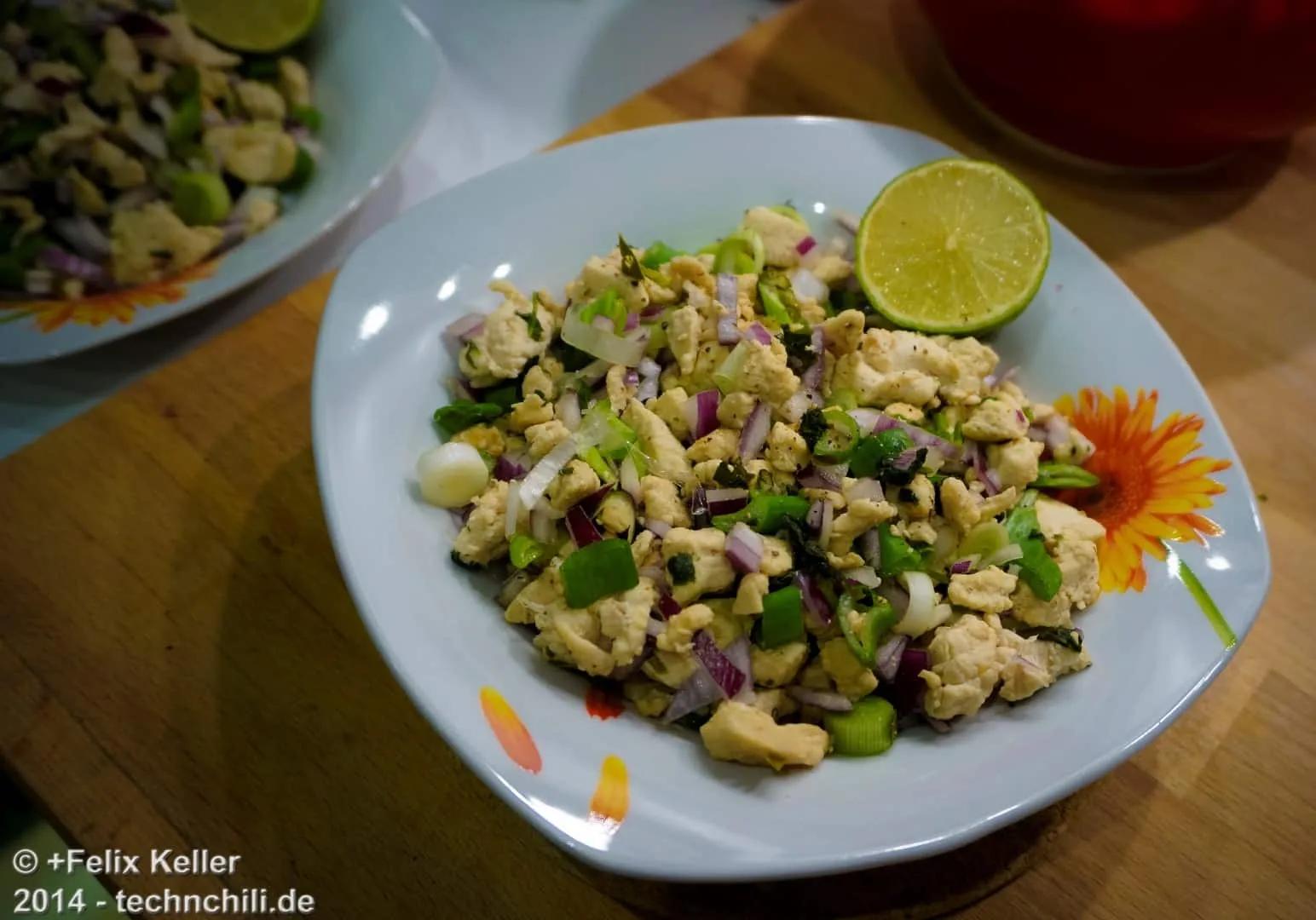 Schneller Hähnchensalat - Thai-Style (Laab Gai) - TechNChili Blog