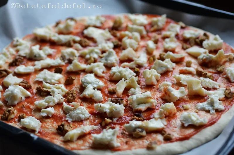 Pizza cu gorgonzola - Rețete Fel de Fel