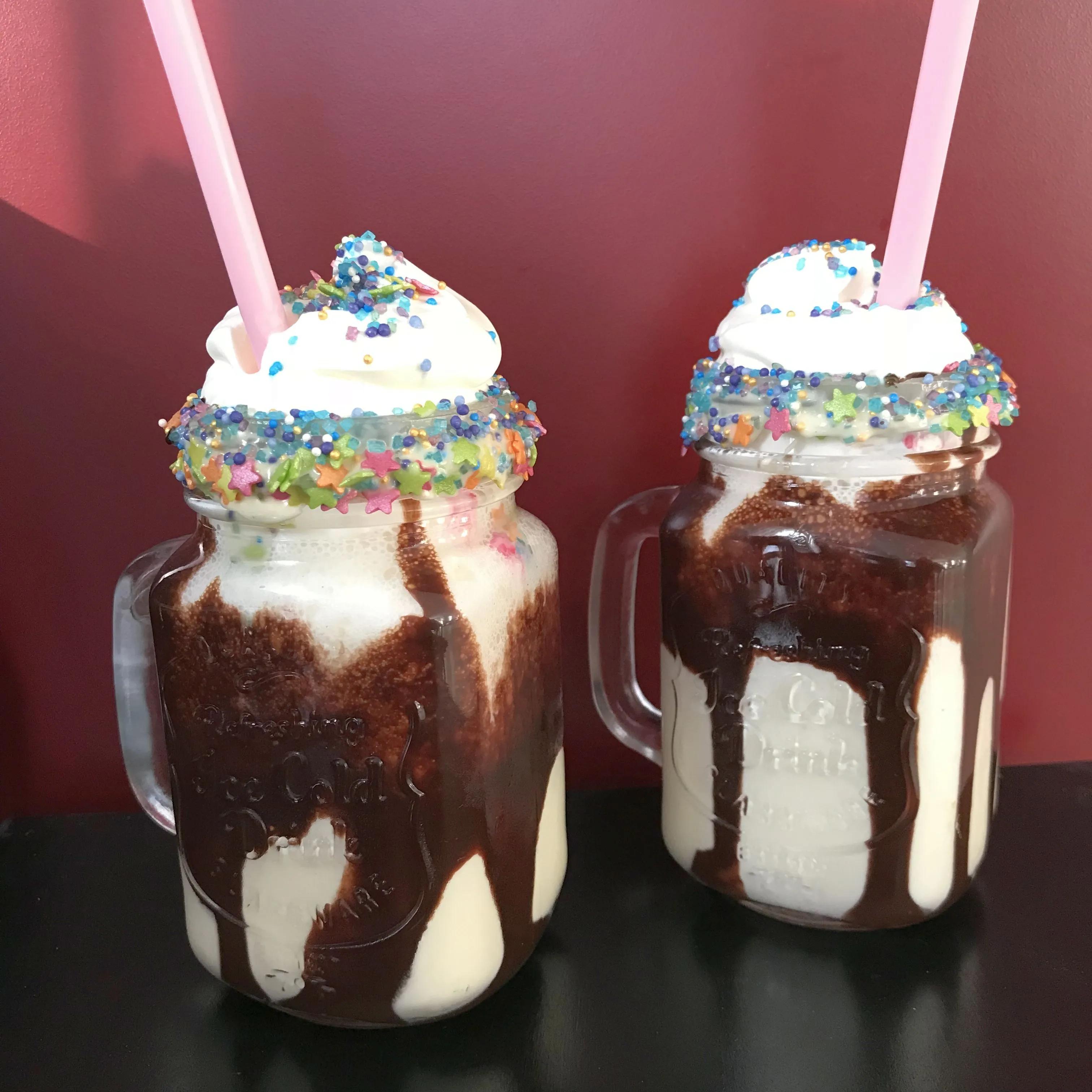 Vanilla and chocolate milkshake – Fabulous little nibbles