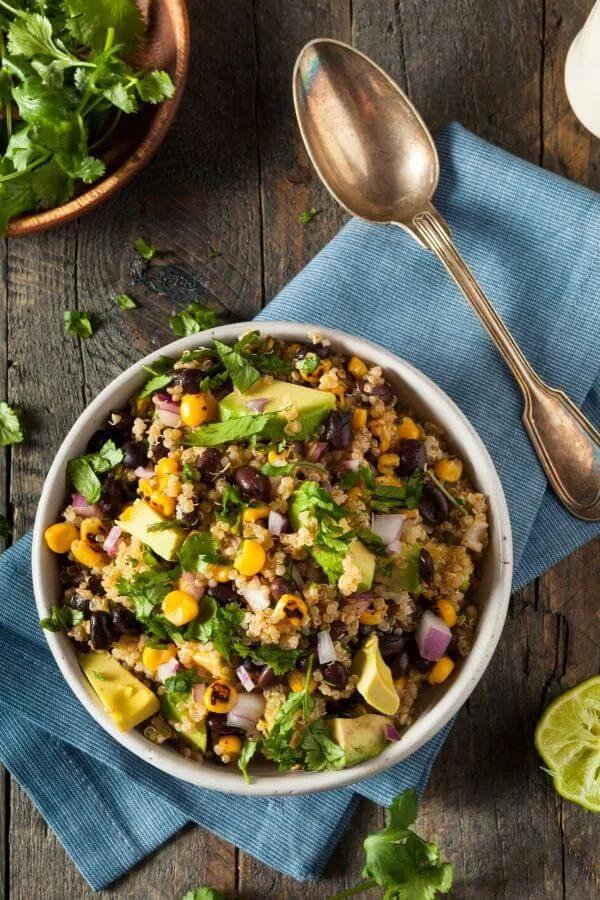 [:de]Mexikanisches Quinoa Salat Rezept mit Avocado, Bohnen und Mais[:en ...