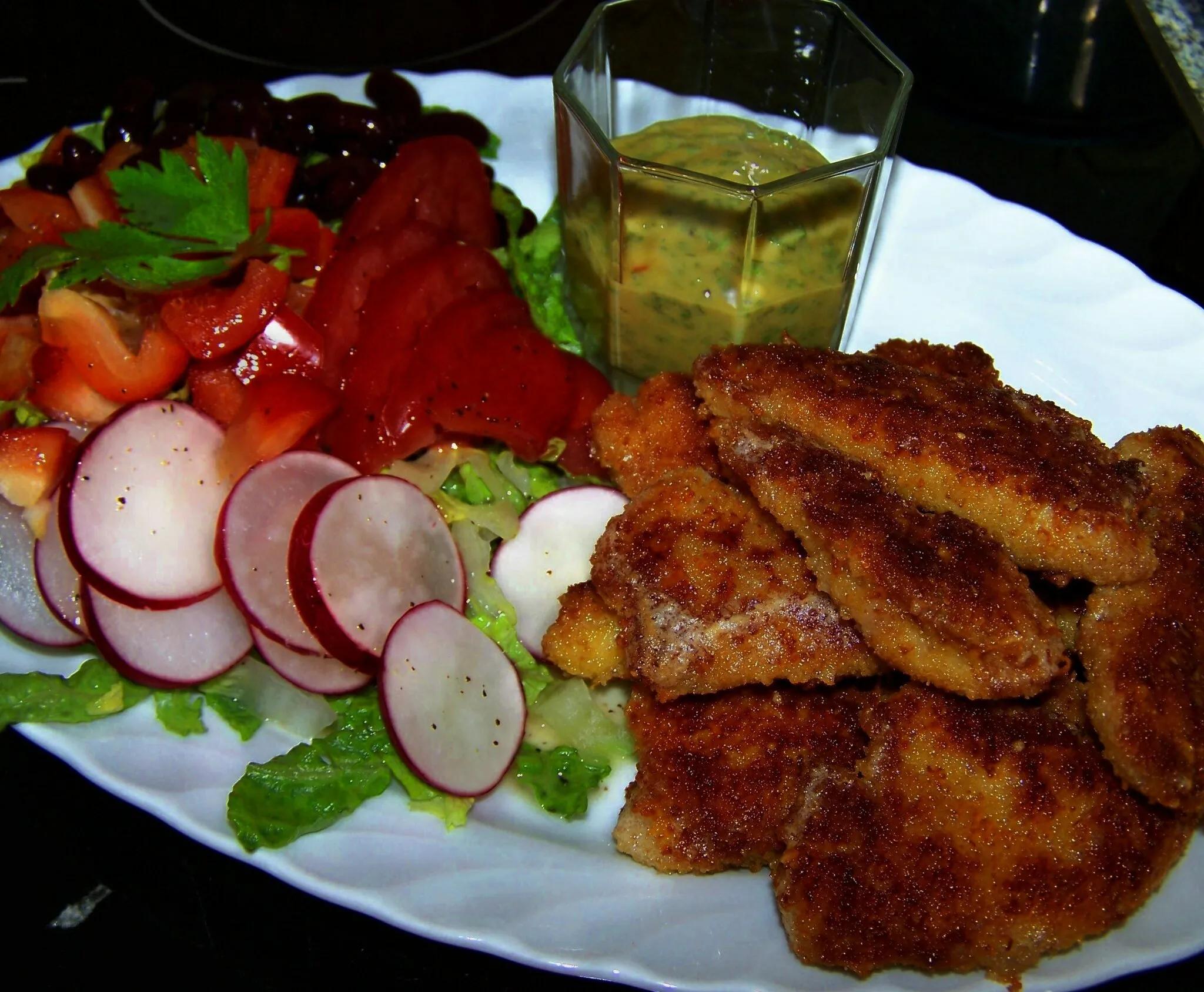 Parmesan - Hähnchensticks mit Honig - Senf - Dip und Salat - Burgwedel