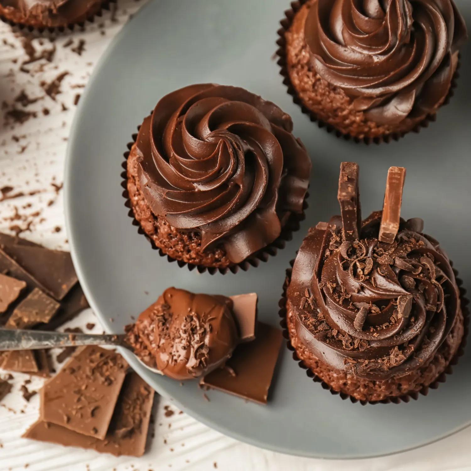 Schokoladen-Cupcakes mit Schoko-Frosting | ALDI Rezeptwelt