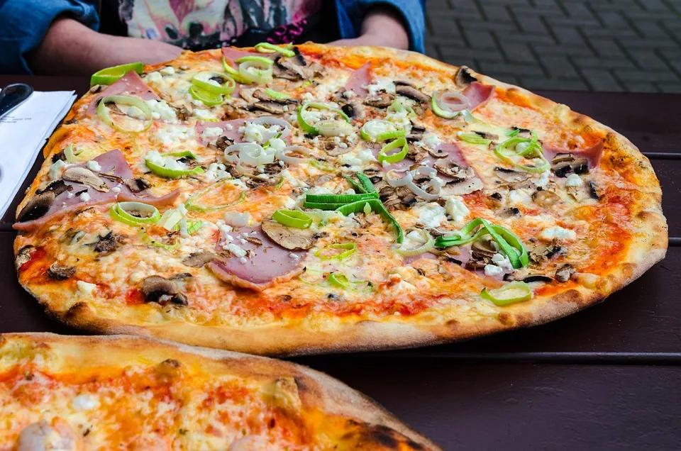 Kostenloses Foto: Pizza, Essen, Pizzabelag, Mahlzeit - Kostenloses Bild ...