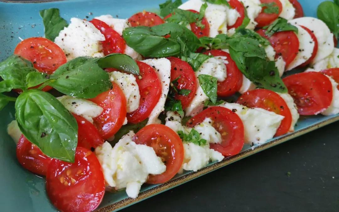 Tomaten-Mozzarella-Salat - Hexen-kochen-praktisch