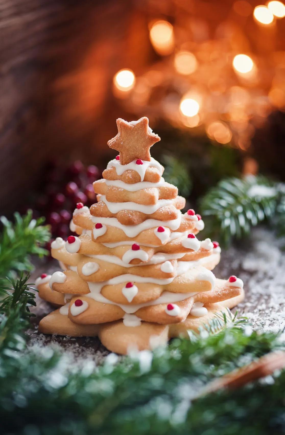 Plätzchen backen für Weihnachten, Tannenbaum aus Plätzchen, Funfood ...
