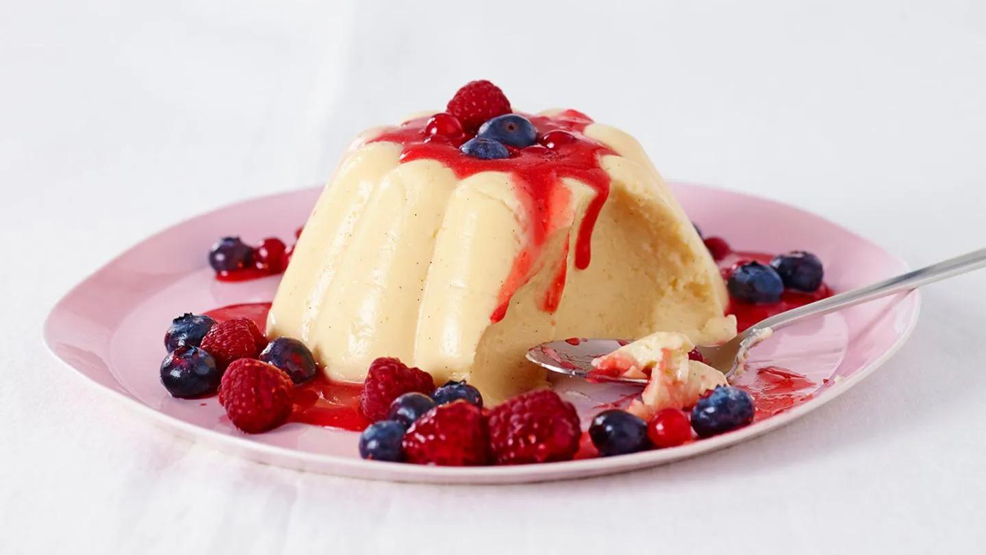 Vanillepudding mit Beerensauce Rezept - [ESSEN UND TRINKEN]