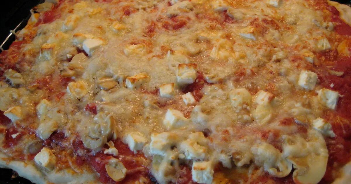 Pizza mit Pilzen und Schafskäse - einfach &amp; lecker | DasKochrezept.de