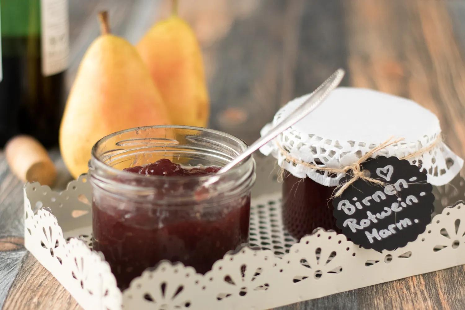 Birnen-Rotwein-Marmelade – ein leckeres Geschenk aus der Küche