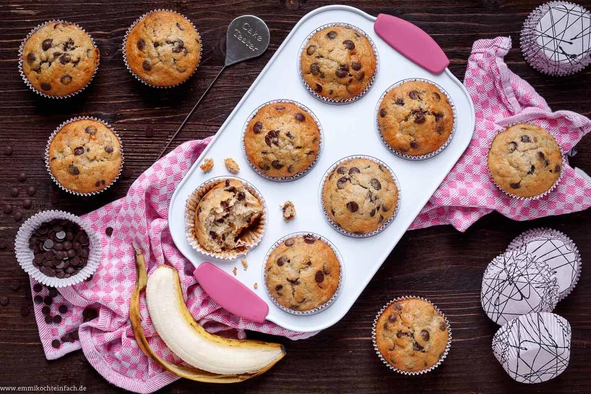 Einfache Bananen Schoko Muffins - emmikochteinfach
