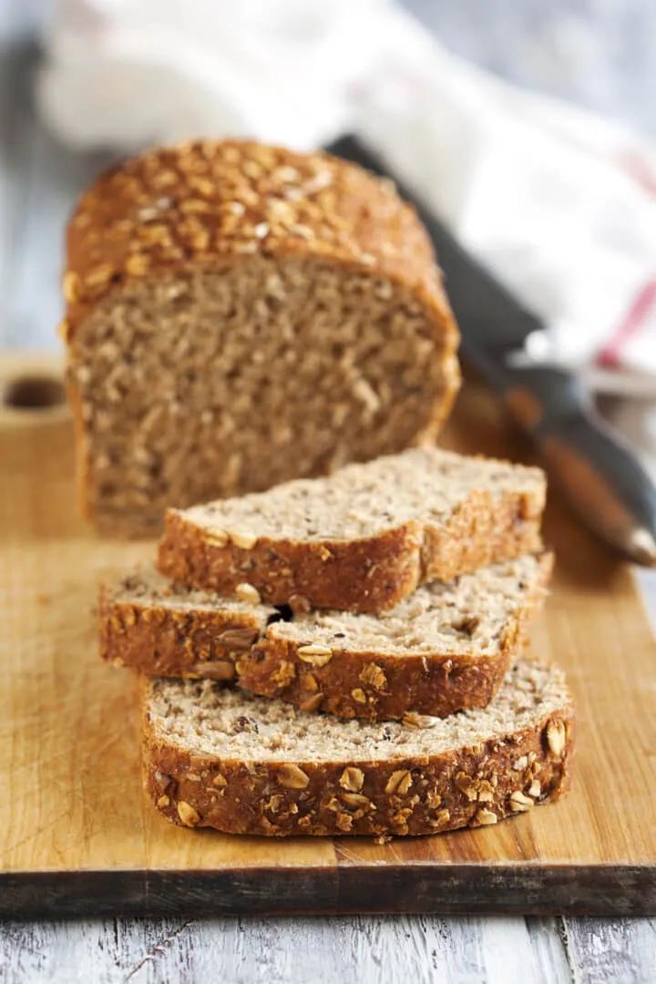 Schnelles Dinkelbrot Rezept - Gesundes Brot einfach selber backen