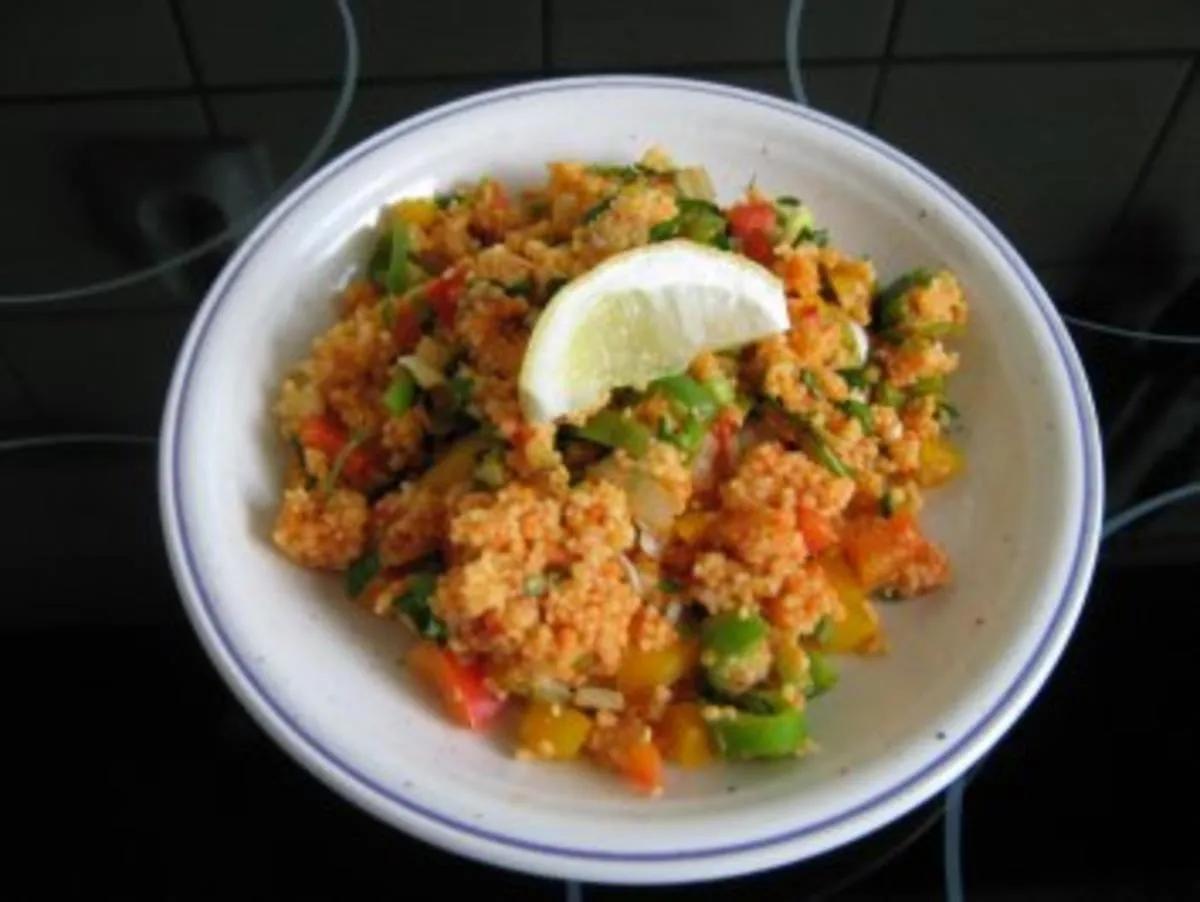 Couscous-Salat mit Joghurt-Minze-Dip - Rezept - kochbar.de