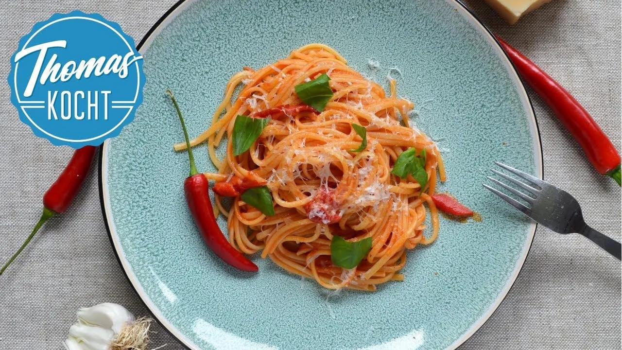 Spaghetti all&amp;#39; arrabiata - einfaches und schnelles Pastagericht ...