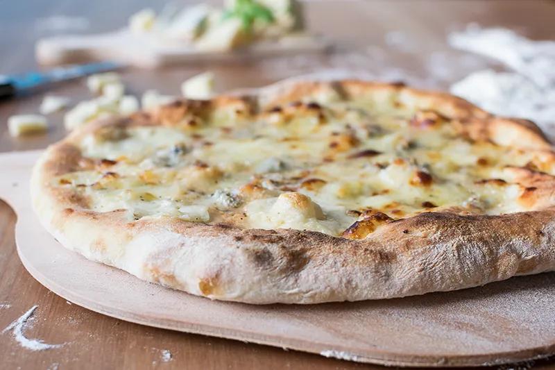 Pizza Quattro Formaggi (sýrová pizza) – I Love Italy