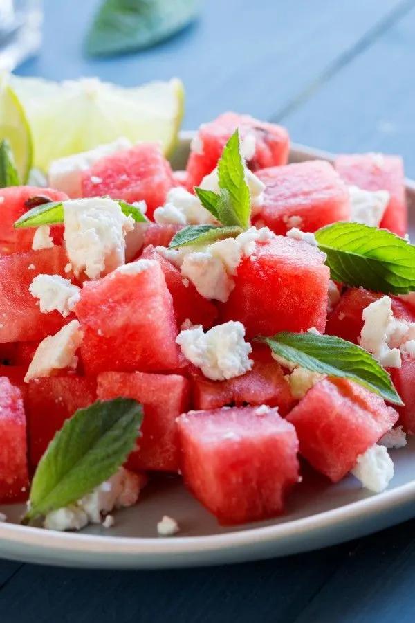 Salat-Highlight im Sommer: Melonensalat mit Feta und Minze | Rezept ...