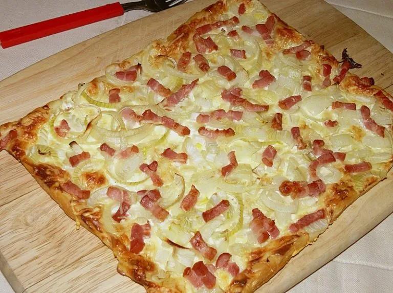 Pizza mit Schinken selber backen - ein Genuss für die Seele! - ZENIDEEN