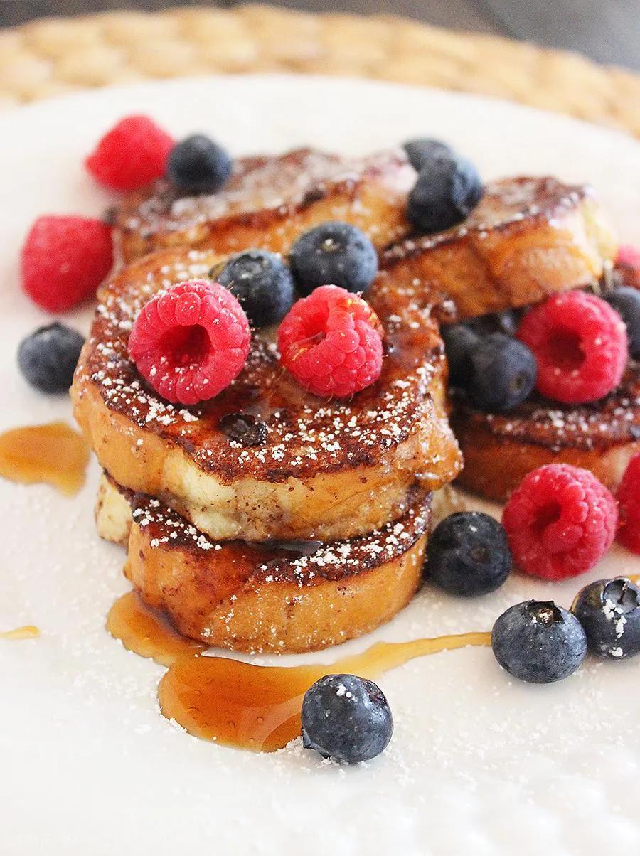 Cinnamon-Vanilla Mini French Toast with Berries – The Comfort of Cooking
