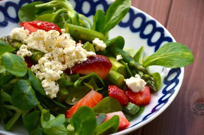 Spargel-Erdbeer-Salat – Mit Pfeffer &amp; Liebe