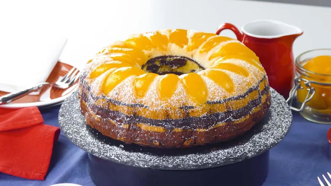 Schneller Pfirsichkuchen mit Kakao im besonderen Wellen-Look | Kuchen ...