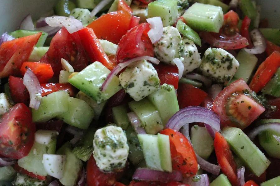 Griechischer Salat - Salat Rezept für Freunde der griechischen Küche